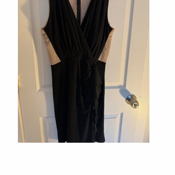 BLACK AND CHAMPAGNE SHIMMER PARTY DRESS COCKTAIL STYLE ABOVE KNEE - Picture 1 of 5